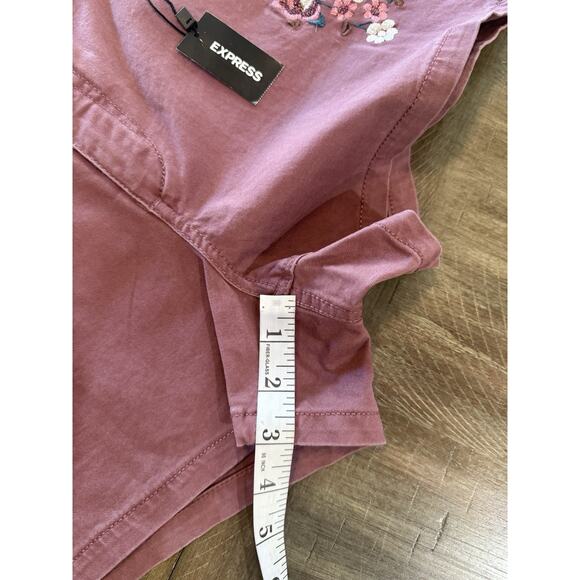 NWT Express Mid Rise Shortie Dusty Rose Embroidered Floral Shorts Women’s Size 8 - Picture 11 of 16